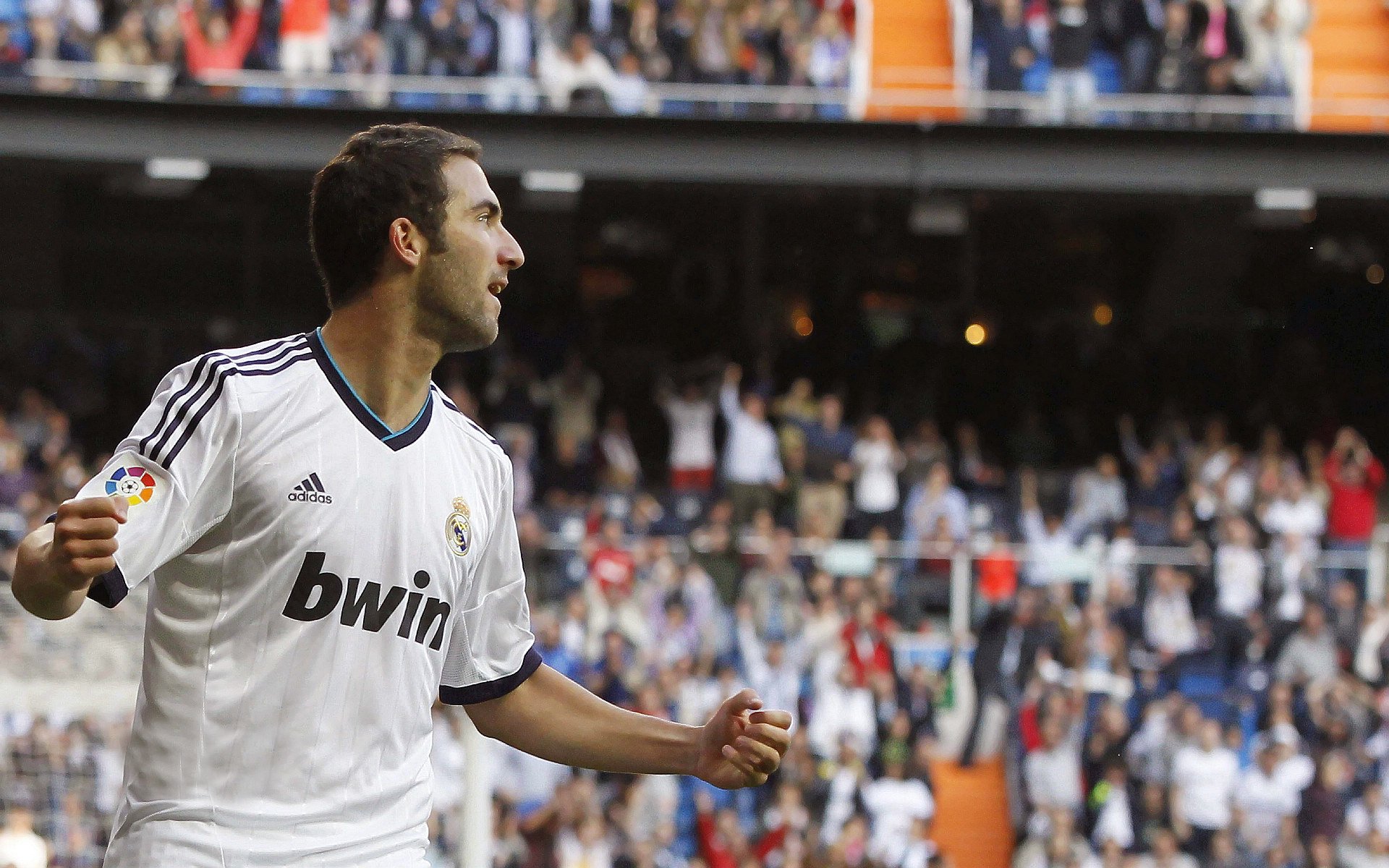 爱游戏综合娱乐-球迷点评：本年度最惊艳的个人突破，球迷排行